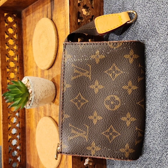 Coin & Key Clef Pouch - Picture 6 of 6